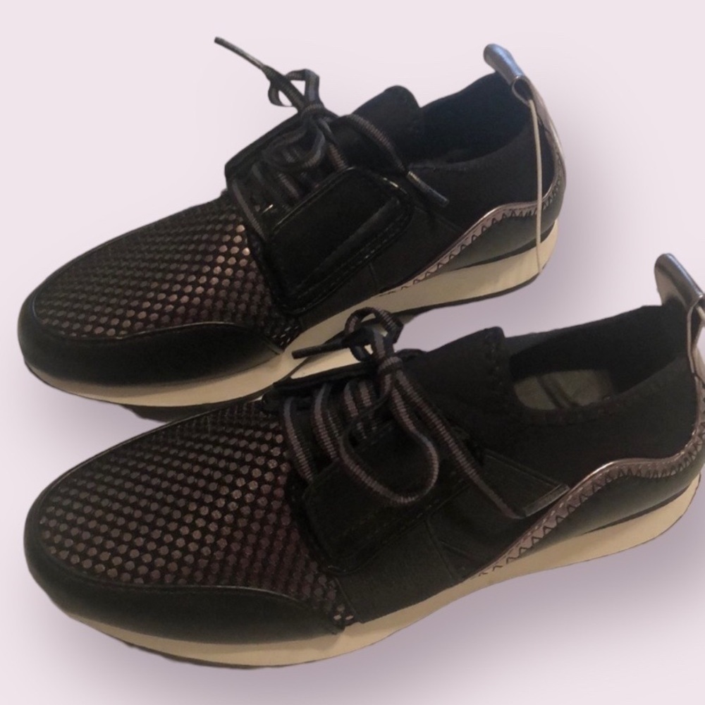 A New Day black sneakers, gold accents. Sz 6